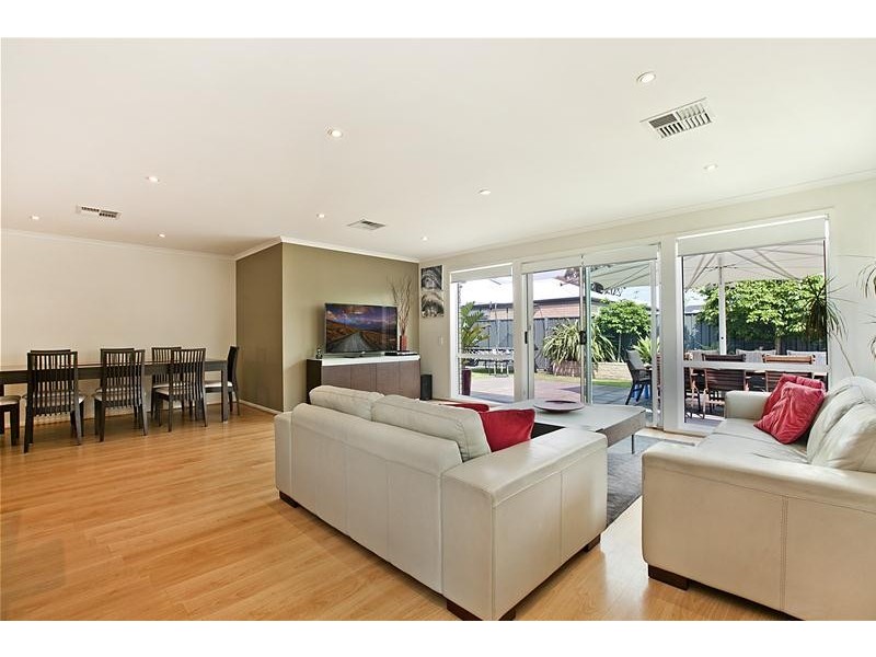 3 Pinnacle Crescent, Flagstaff Hill SA 5159