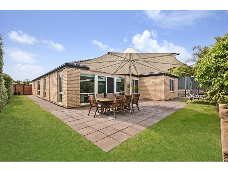 3 Pinnacle Crescent, Flagstaff Hill SA 5159