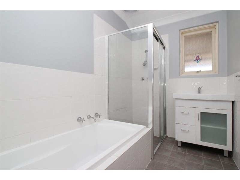 42 Arnold Drive, Hackham SA 5163