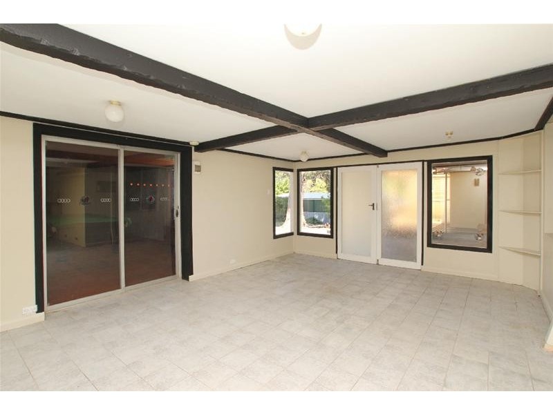 42 Arnold Drive, Hackham SA 5163