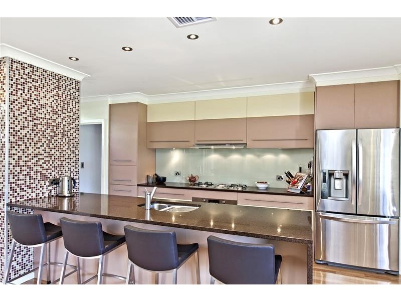 61 Downing Street, Hove SA 5048