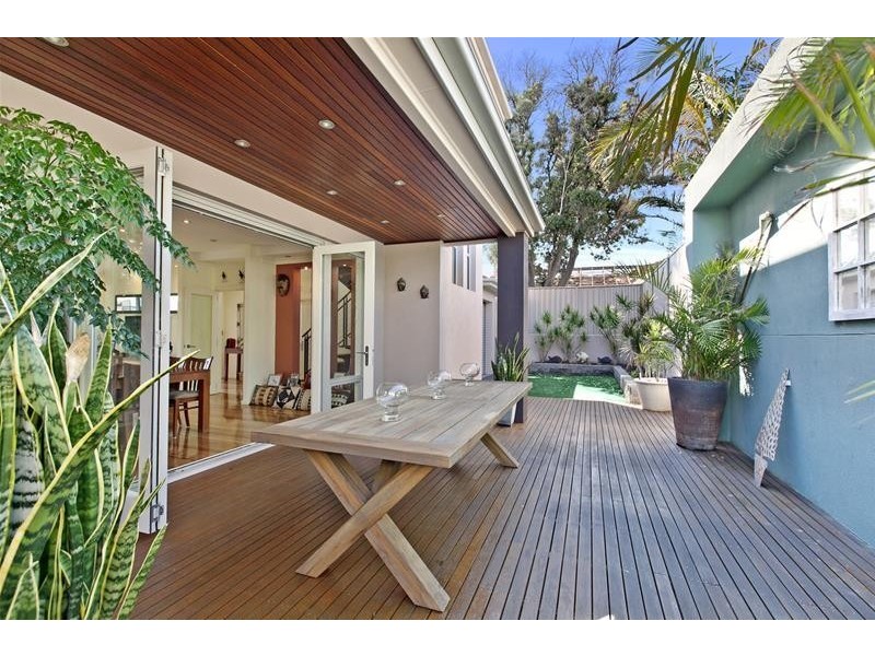 61 Downing Street, Hove SA 5048