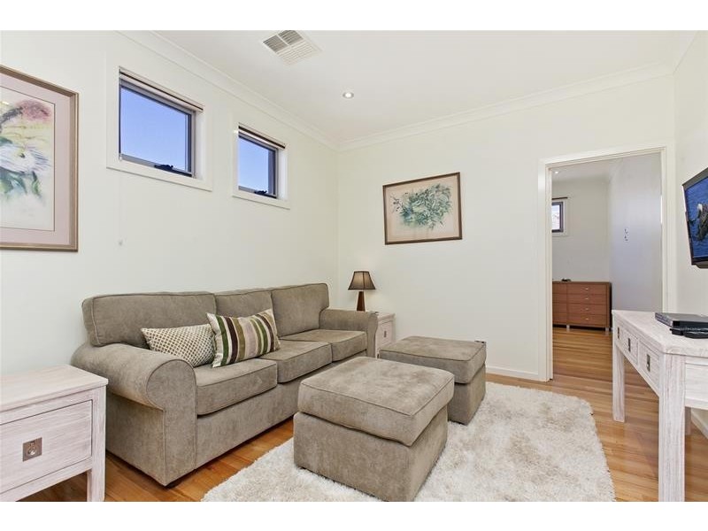 61 Downing Street, Hove SA 5048