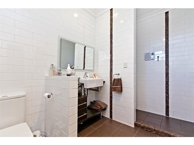 61 Downing Street, Hove SA 5048