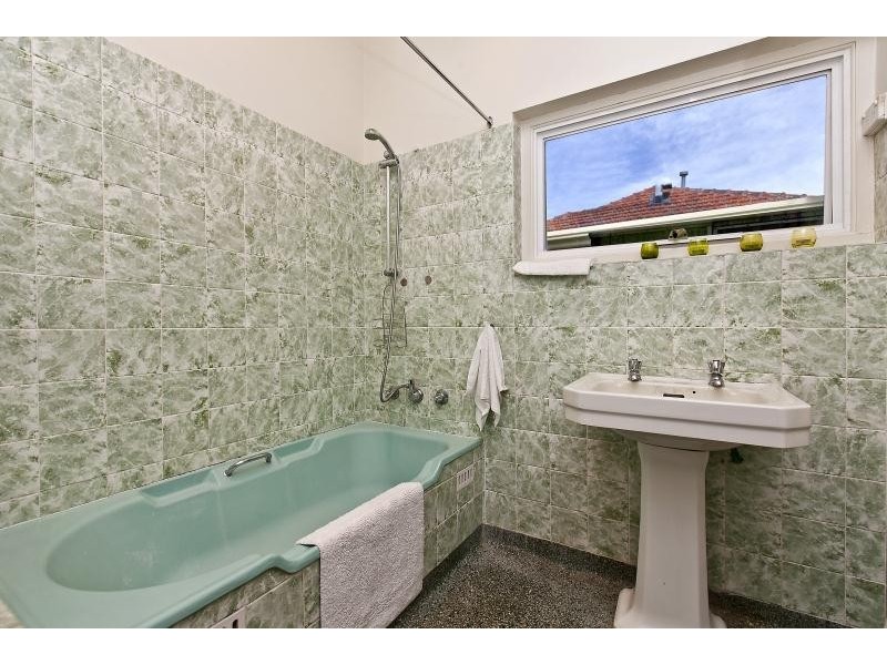 11 Kalyan Road, Glandore SA 5037