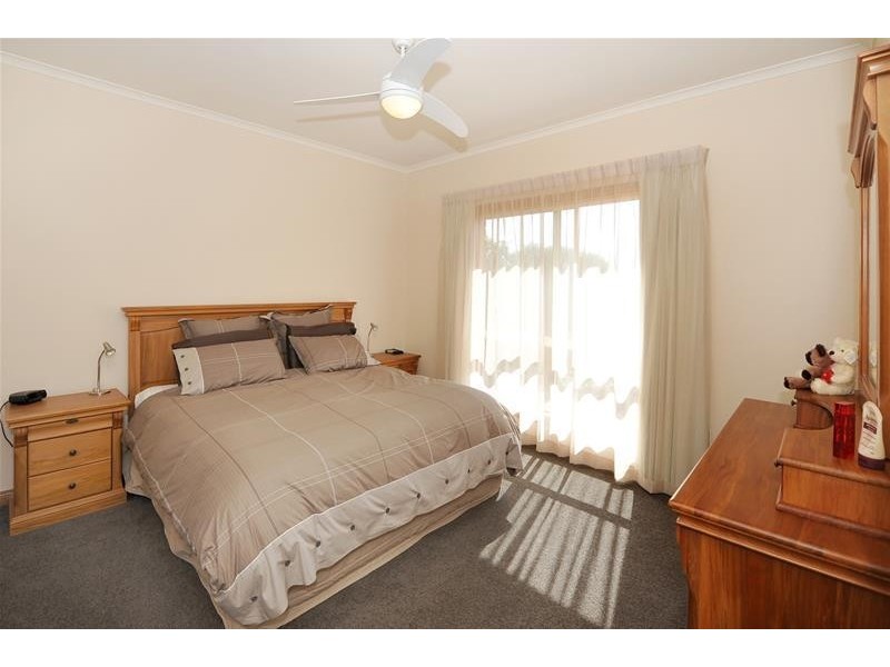 17 Gleneagles Road, Aberfoyle Park SA 5159