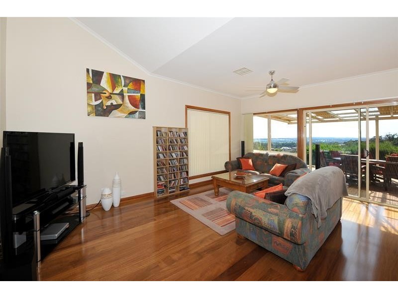 17 Gleneagles Road, Aberfoyle Park SA 5159