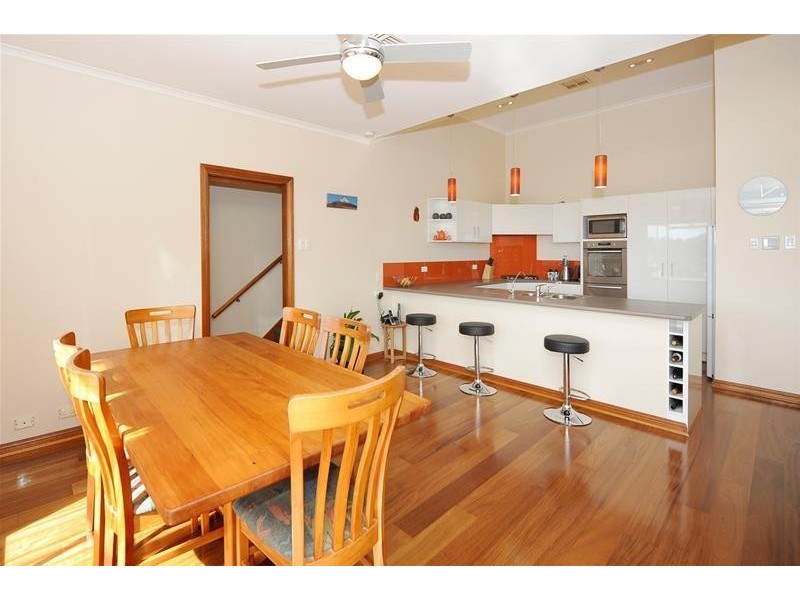 17 Gleneagles Road, Aberfoyle Park SA 5159