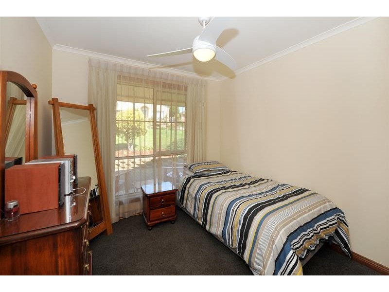 17 Gleneagles Road, Aberfoyle Park SA 5159