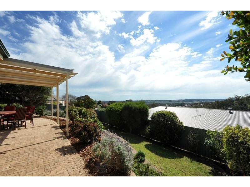 17 Gleneagles Road, Aberfoyle Park SA 5159