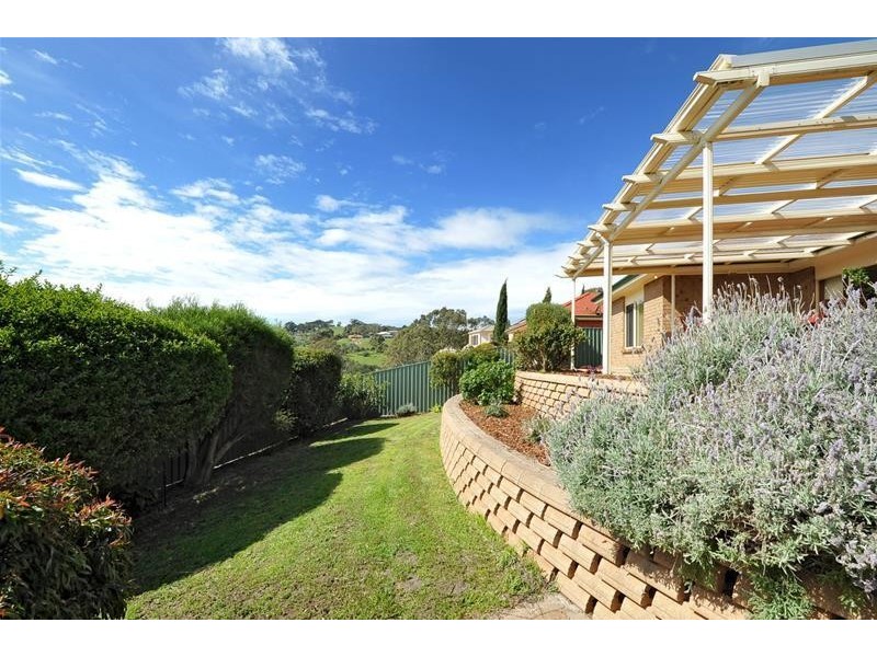 17 Gleneagles Road, Aberfoyle Park SA 5159