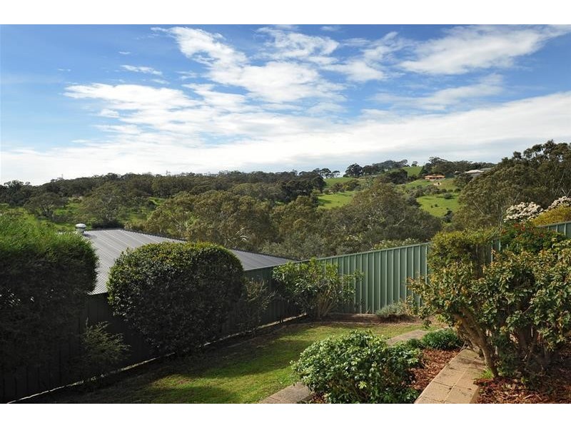 17 Gleneagles Road, Aberfoyle Park SA 5159