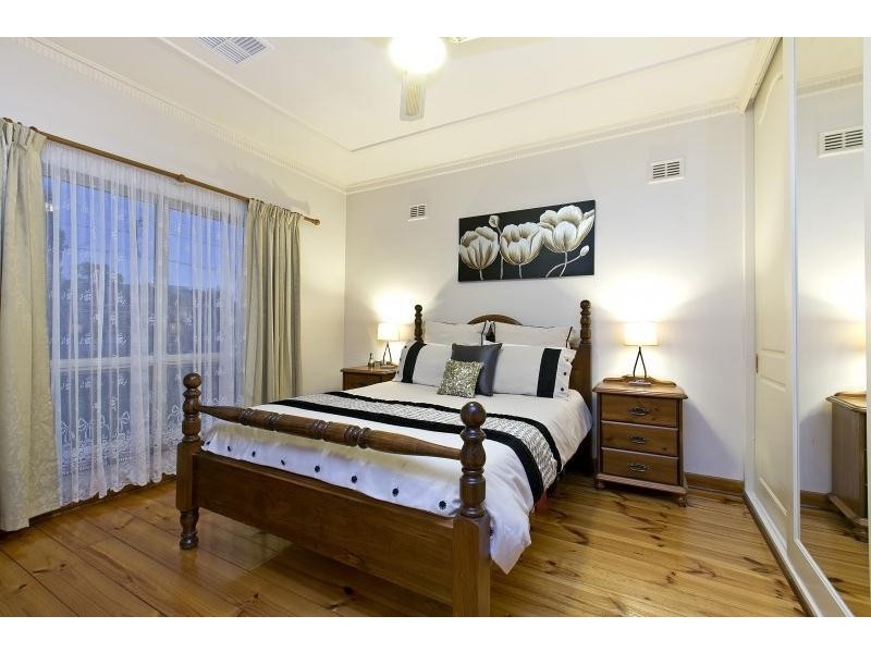 35 Albion Avenue, Glandore SA 5037