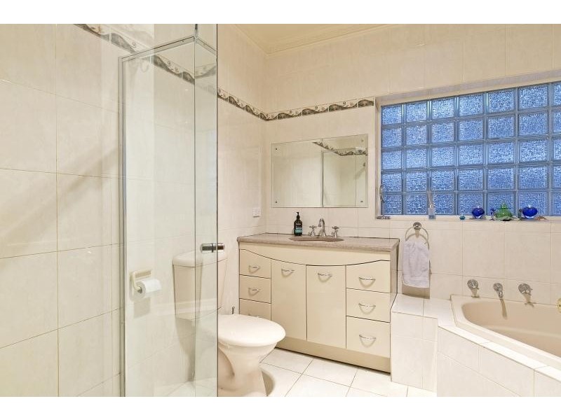 35 Albion Avenue, Glandore SA 5037