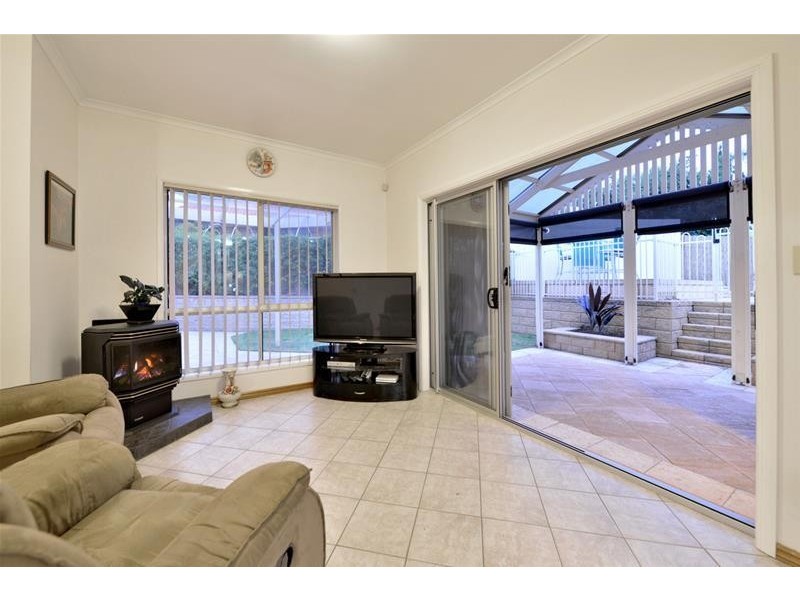 18 Brampton Court, Hallett Cove SA 5158