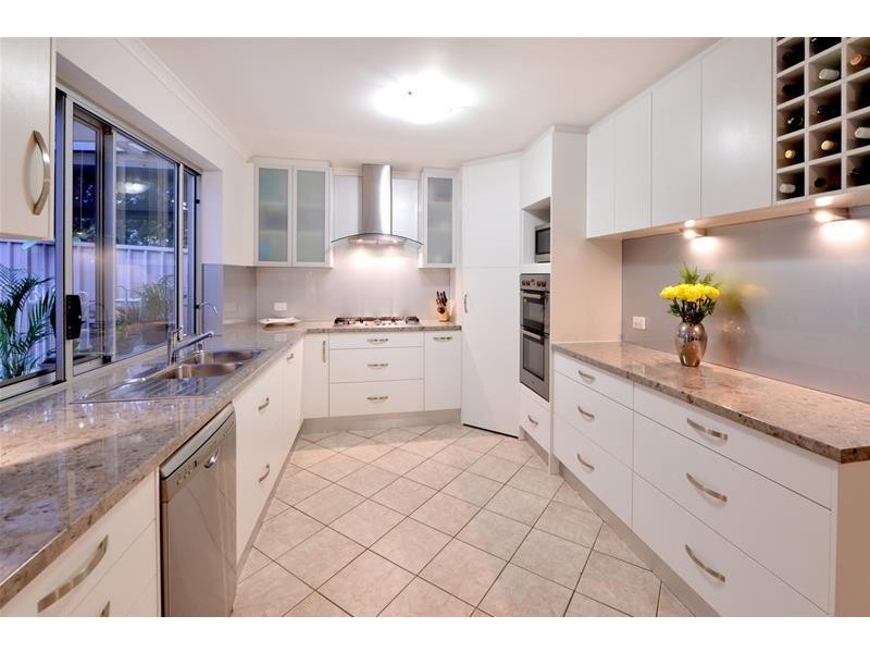 18 Brampton Court, Hallett Cove SA 5158