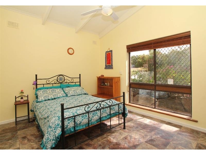 16 Larkdale Crescent, O’halloran Hill SA 5158