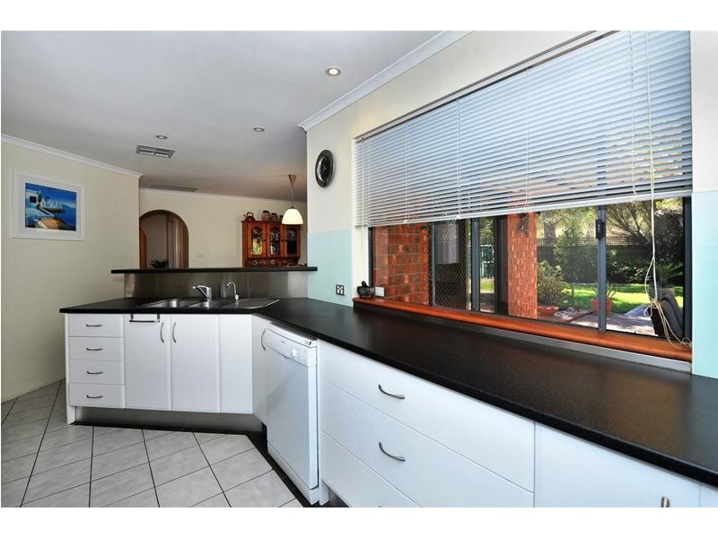 13 Aish Court, Woodcroft SA 5162