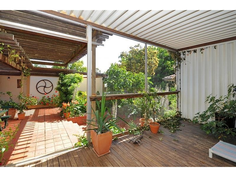 4 Amberly Drive, Happy Valley SA 5159