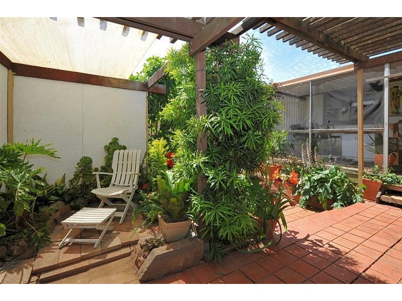 4 Amberly Drive, Happy Valley SA 5159