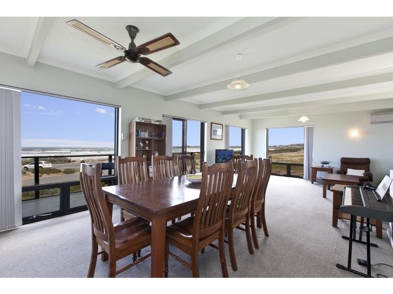 228 Surfers Parade, Middleton SA 5213