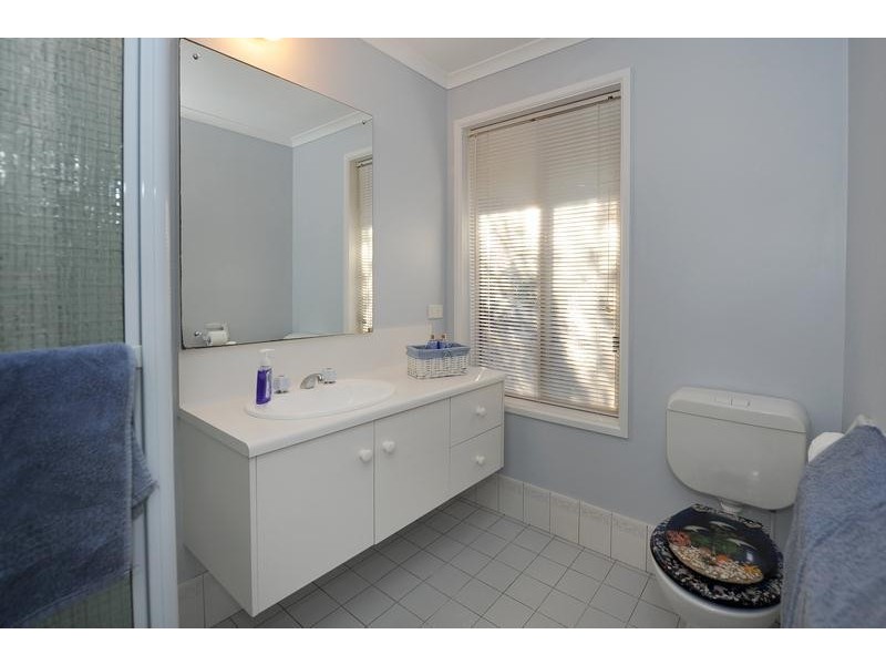 11 Highfield Drive, Aberfoyle Park SA 5159