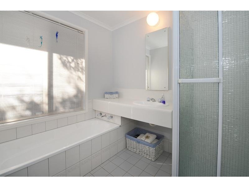 11 Highfield Drive, Aberfoyle Park SA 5159