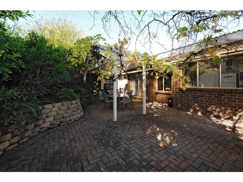 11 Highfield Drive, Aberfoyle Park SA 5159