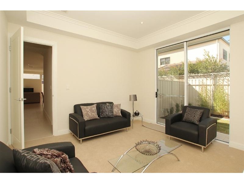 10 Cowper Street, Glenelg SA 5045