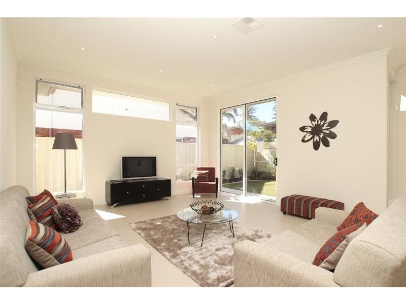 10 Cowper Street, Glenelg SA 5045