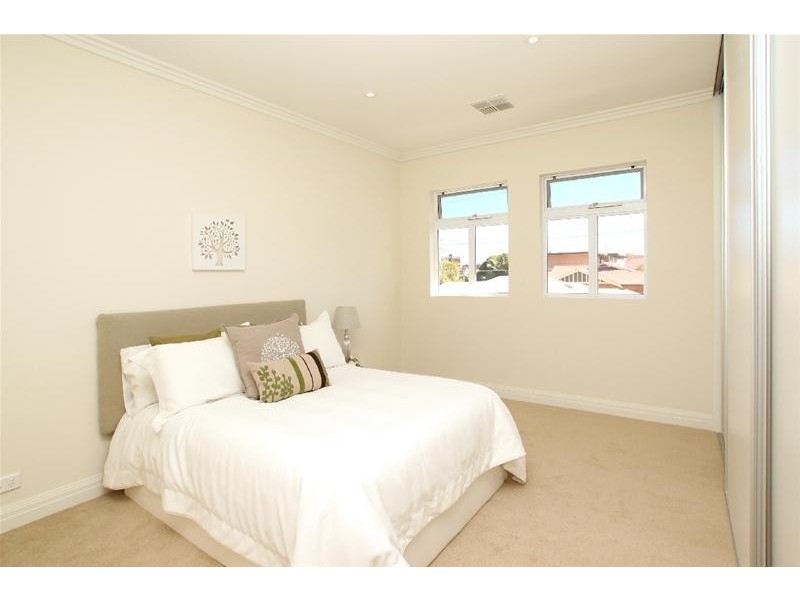 10 Cowper Street, Glenelg SA 5045