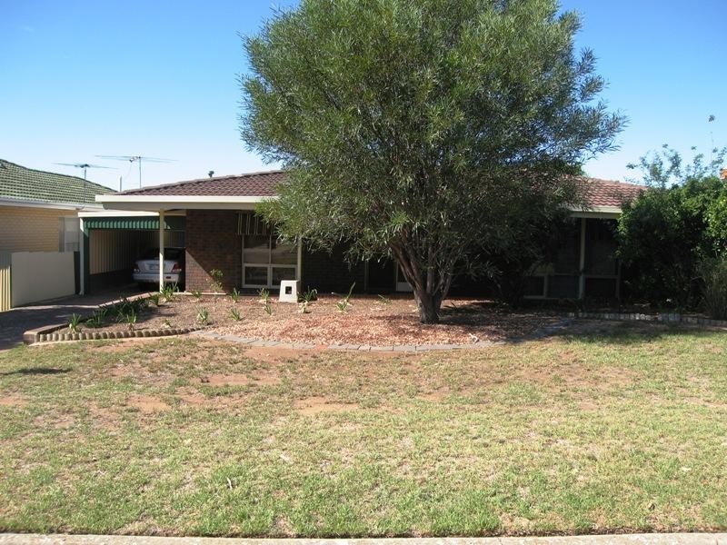 12 Burgundy Grove, Morphett Vale SA 5162