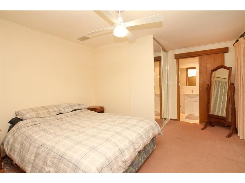 12 Burgundy Grove, Morphett Vale SA 5162