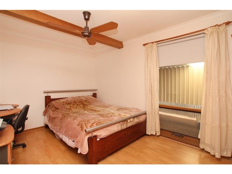 12 Burgundy Grove, Morphett Vale SA 5162