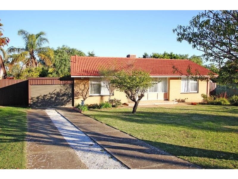 16 Eustace Crescent, Christie Downs SA 5164
