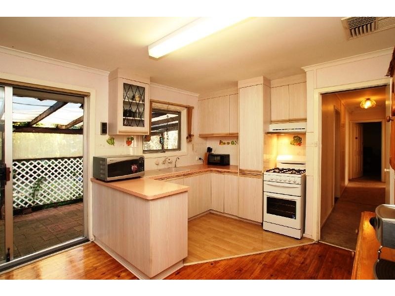 16 Eustace Crescent, Christie Downs SA 5164