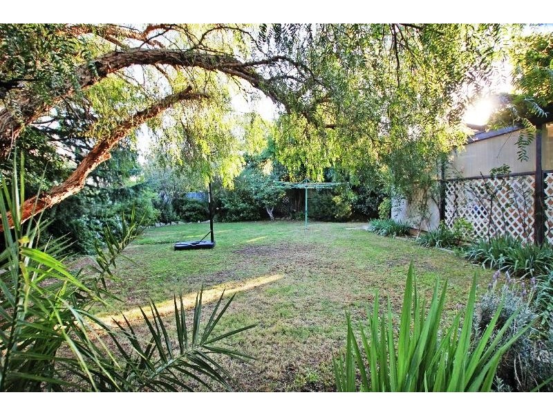 16 Eustace Crescent, Christie Downs SA 5164