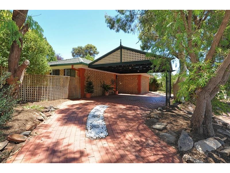 32 McHarg Road, Happy Valley SA 5159