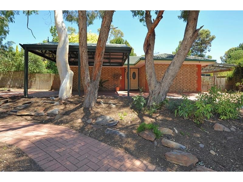 32 McHarg Road, Happy Valley SA 5159