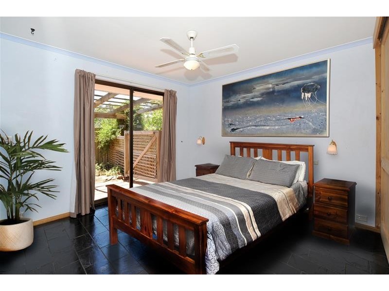 32 McHarg Road, Happy Valley SA 5159