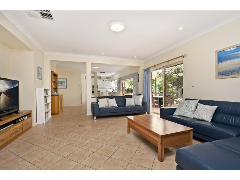 27 Marine Parade, Seacliff SA 5049