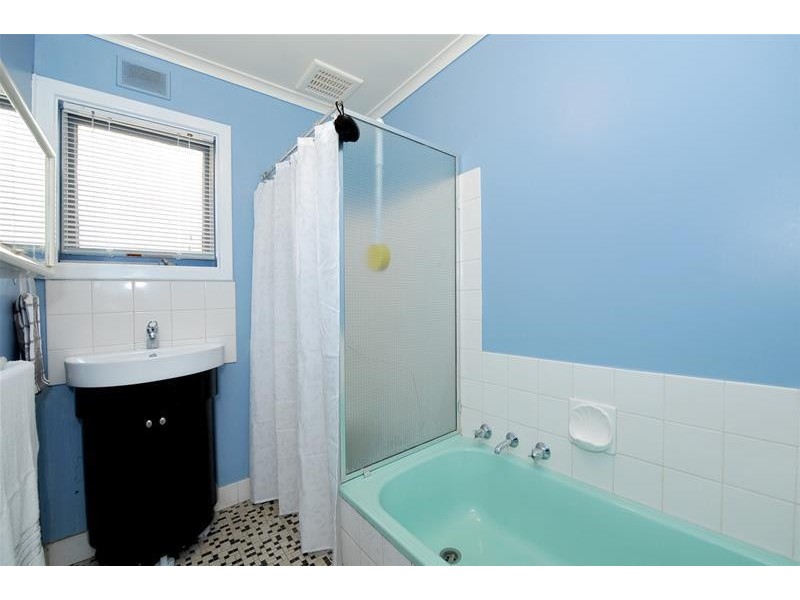 8 Claudia Street, Christie Downs SA 5164