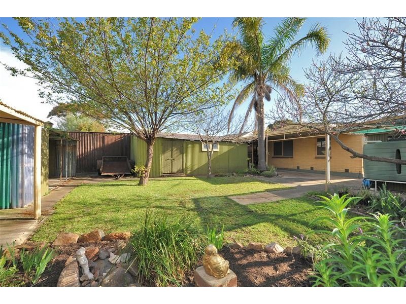 8 Claudia Street, Christie Downs SA 5164