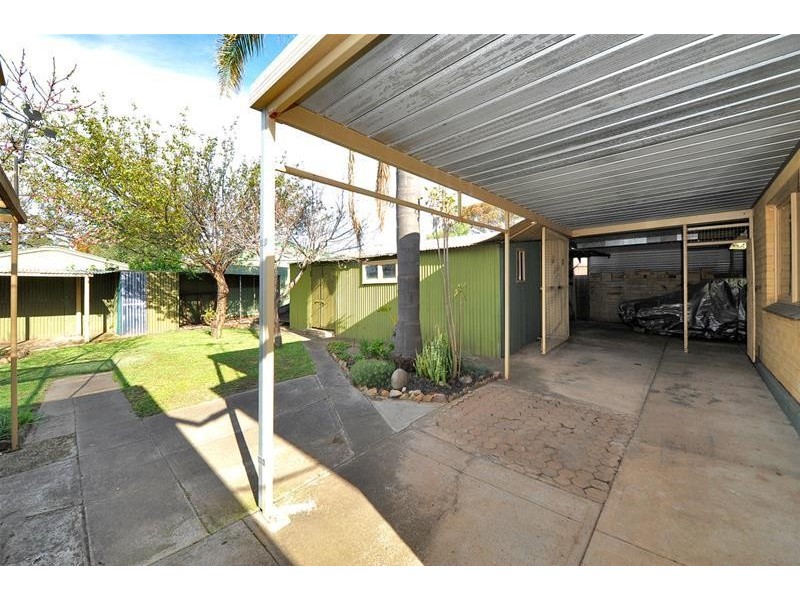 8 Claudia Street, Christie Downs SA 5164