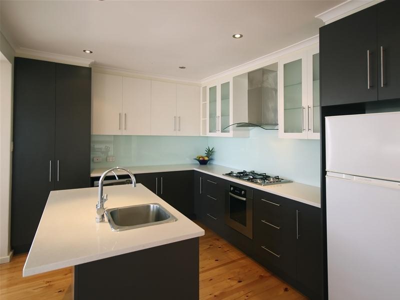 17 Seaview Avenue, Hallett Cove SA 5158