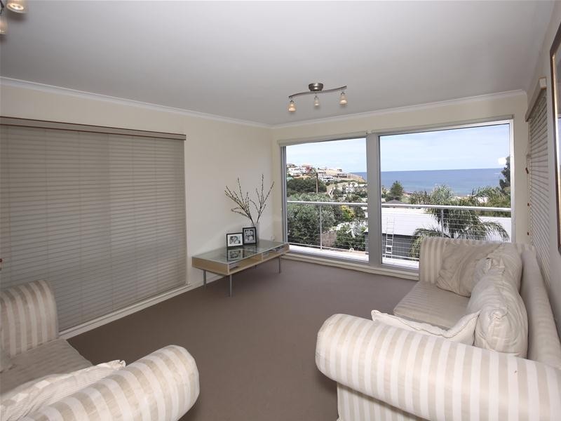 17 Seaview Avenue, Hallett Cove SA 5158