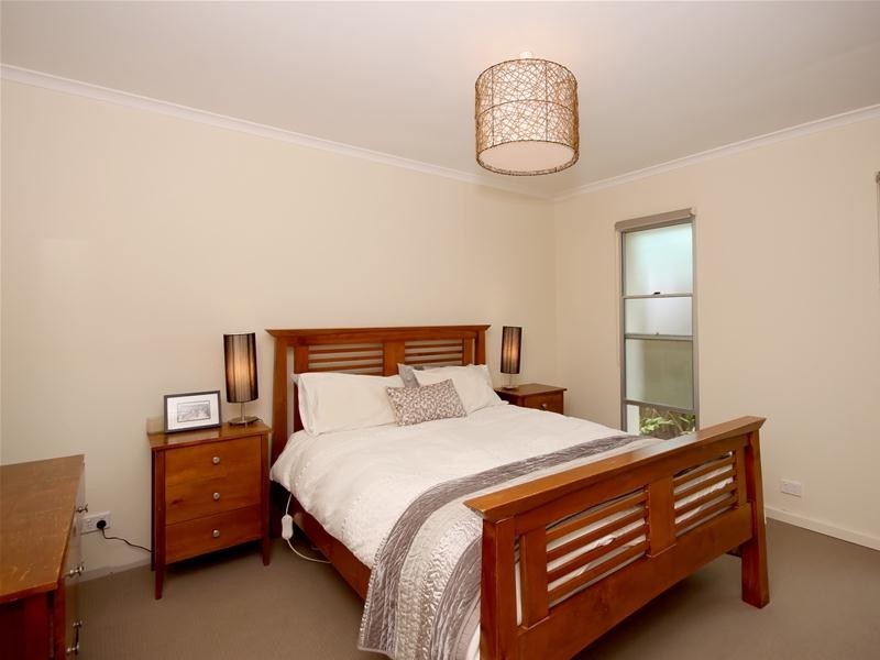 17 Seaview Avenue, Hallett Cove SA 5158