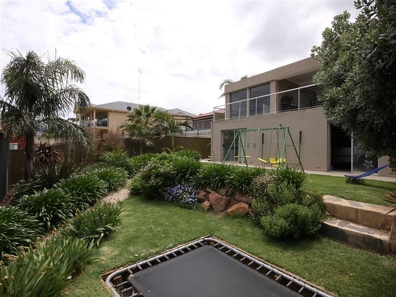 17 Seaview Avenue, Hallett Cove SA 5158
