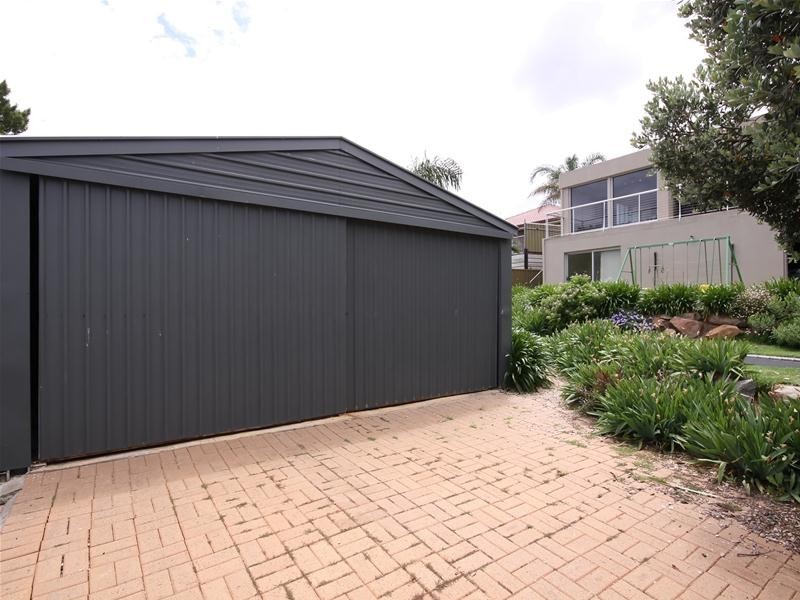 17 Seaview Avenue, Hallett Cove SA 5158