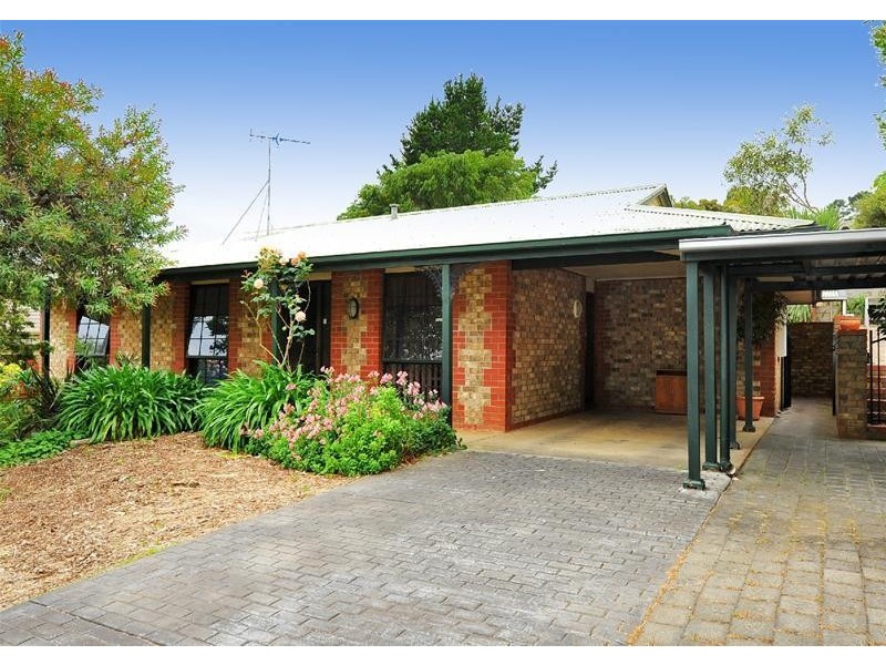 11 Banksia Road, Aberfoyle Park SA 5159